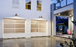 Avante AV | Full View Windows in Three Sections with Frosted Glass in White Finish